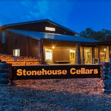 Bed and Breakfast Bed And Barrel At Stonehouse Cellars Clearlake Oaks Exterior foto